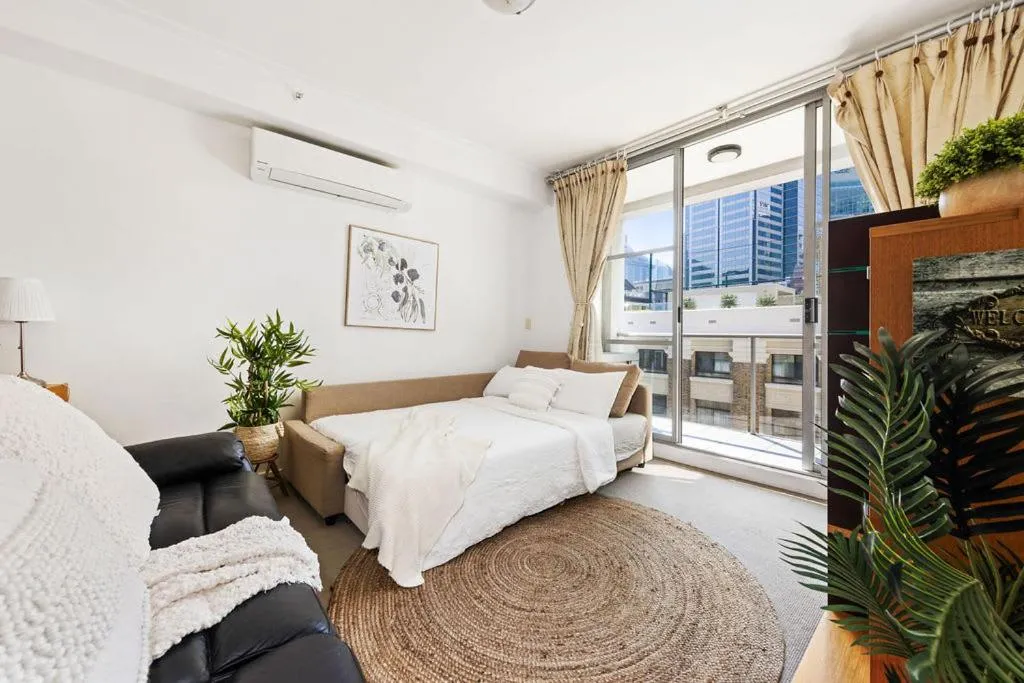 Image 1 of A Cozy Apt for 6 Right Next to Darling Harbour