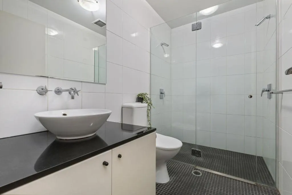 Image 2 of A Modern Studio for 6 Next to Darling Harbour