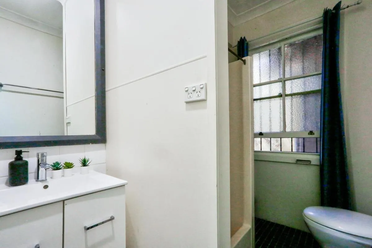 Image 2 of Affordable 3 Bedroom House Darlinghurst with 2 E-Bikes Included