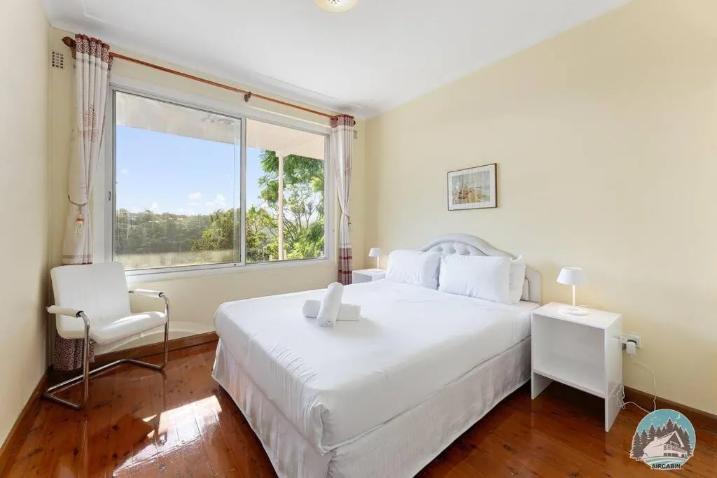 Image 1 of Aircabin – Castle Cove – Scenic View – 4 Beds Hous