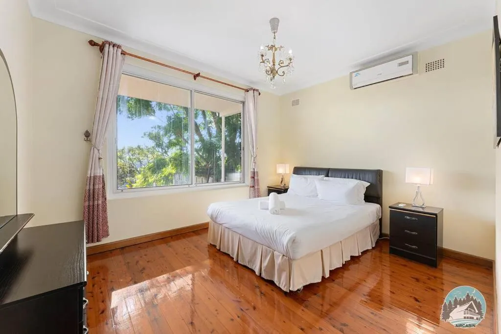 Image 6 of Aircabin – Castle Cove – Scenic View – 4 Beds Hous