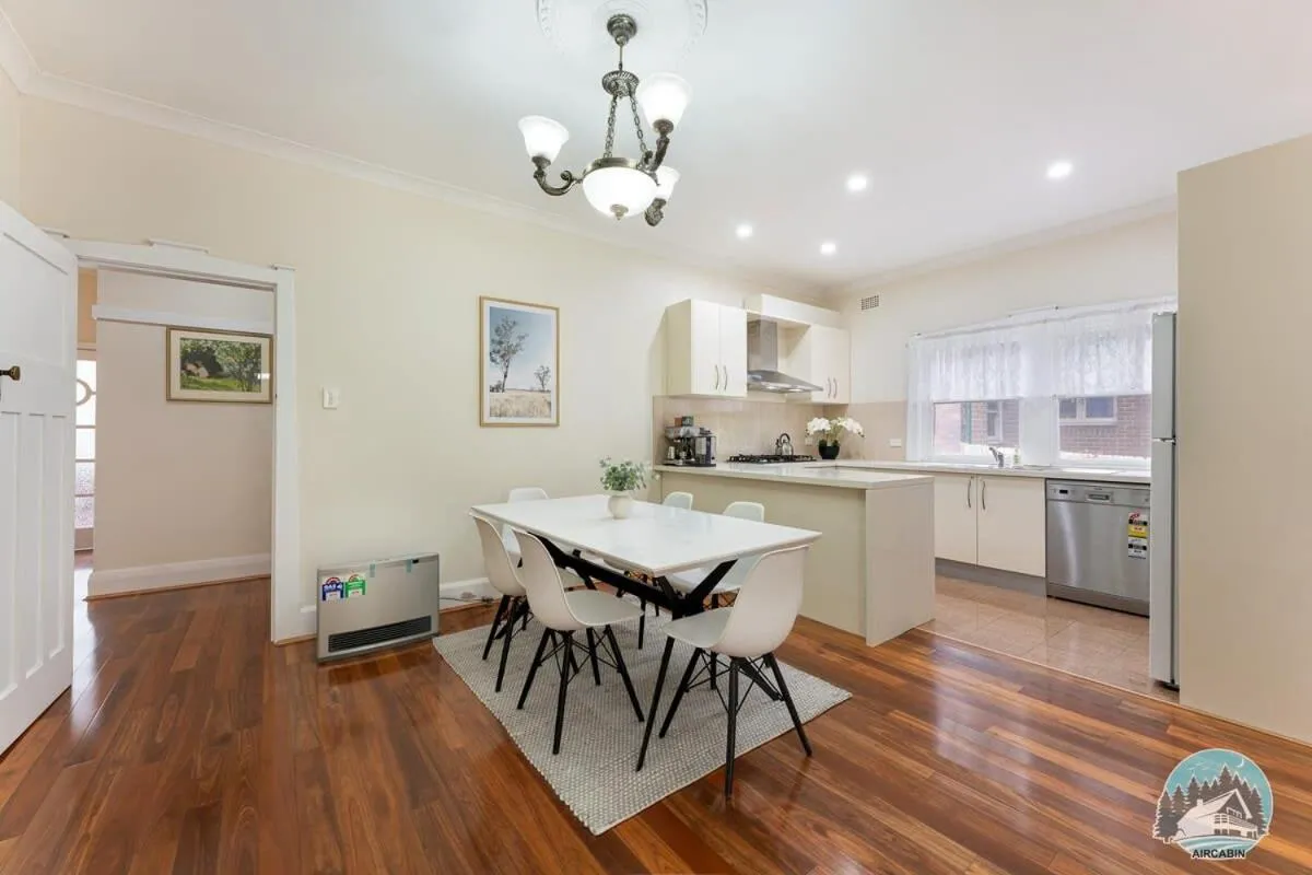 Image 3 of Aircabin – Denistone – 3 Beds Lovely House
