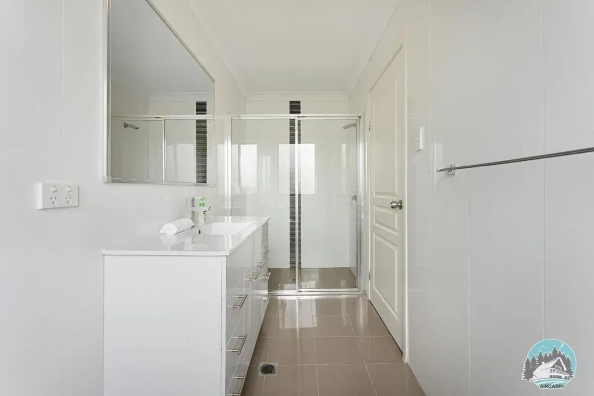 Image 2 of Aircabin – Telopea – Sydney – 5 Beds Holiday House