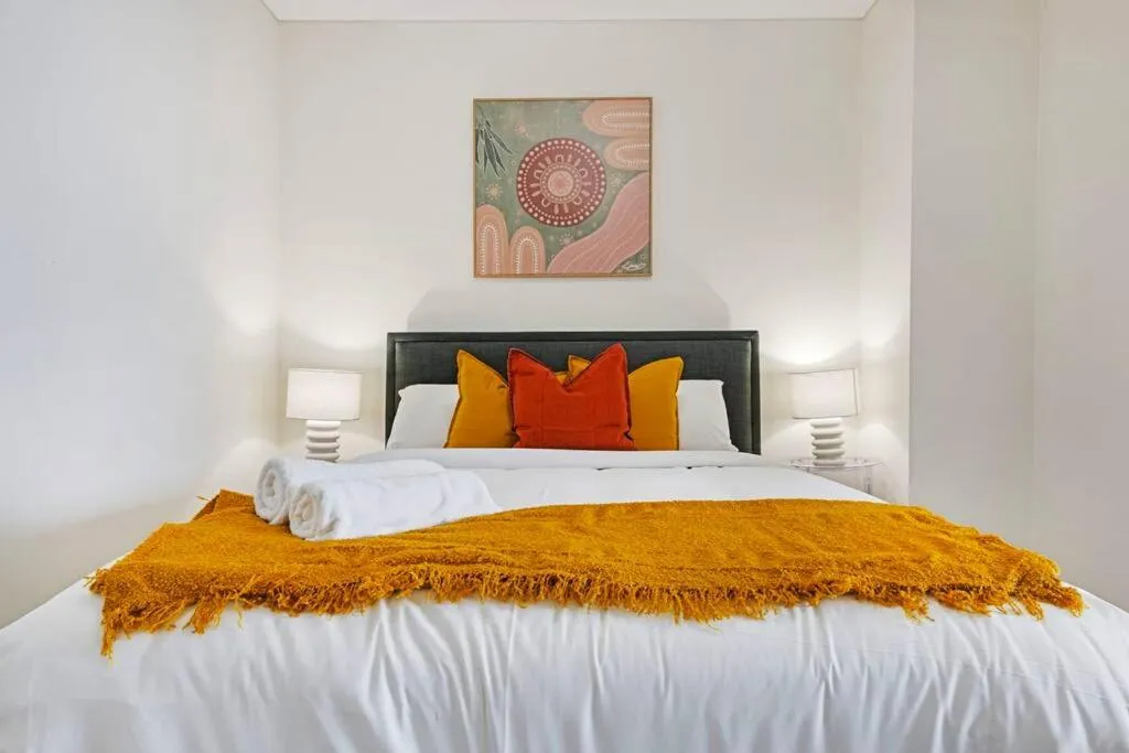 Image 1 of Airport and Waterview Retreat