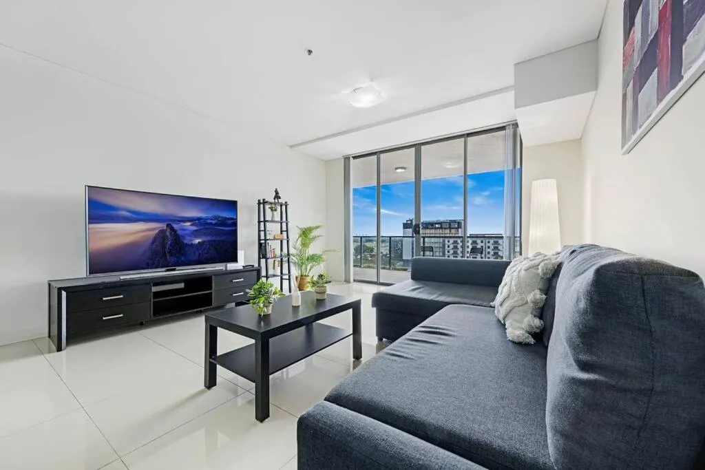 Image 4 of Airport and Waterview Retreat