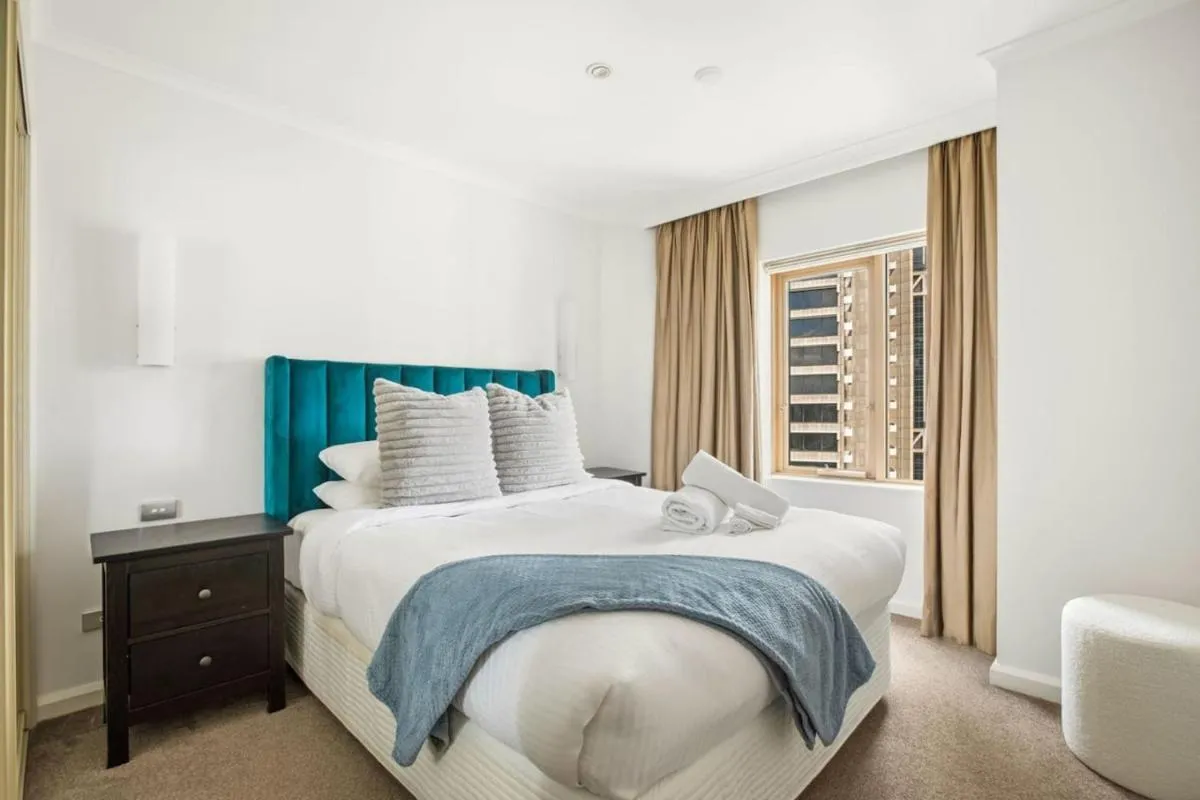 Image 1 of Amazing Sydney Apartment with Pool, Gym and Sauna