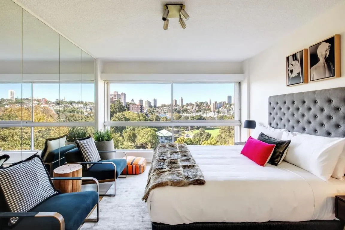 Image of ‘Aquarius Rising’ Poolside in Rushcutters Bay