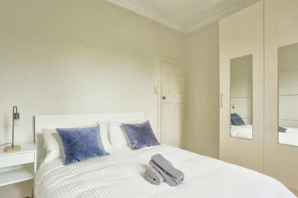 Image 6 of Awesome 2 Bedroom House Surry Hills