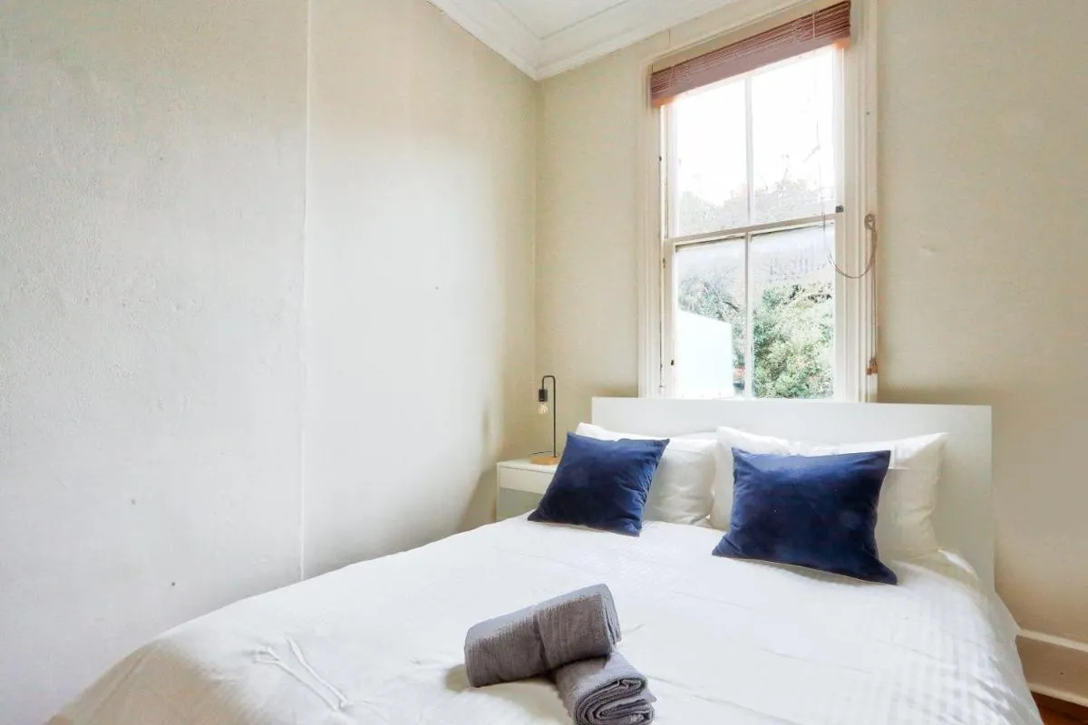 Image 4 of Awesome 2 Bedroom House Surry Hills