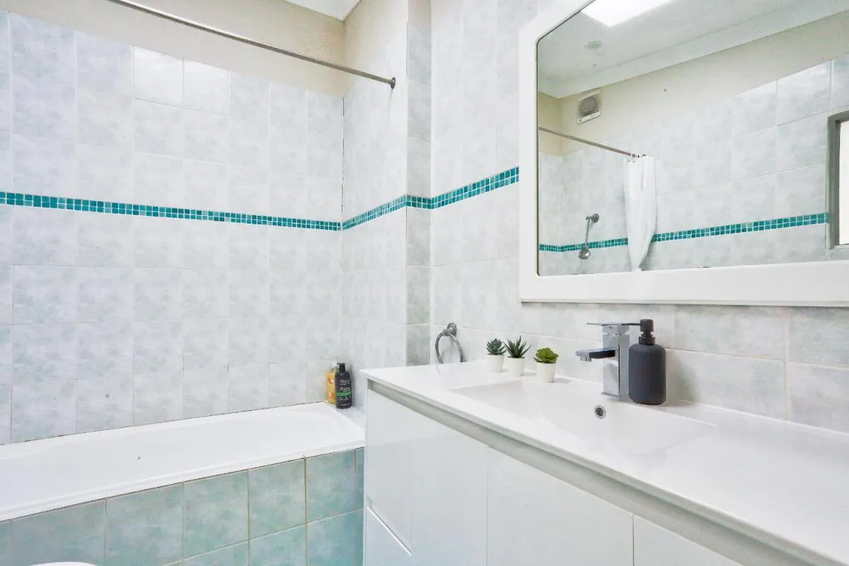 Image 2 of Awesome 2 Bedroom House Surry Hills