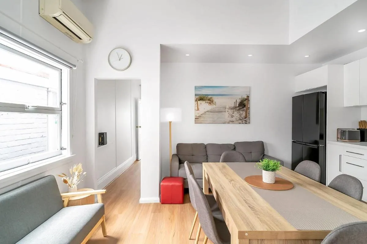 Image 3 of Balmain Beauty with Spacious Garden