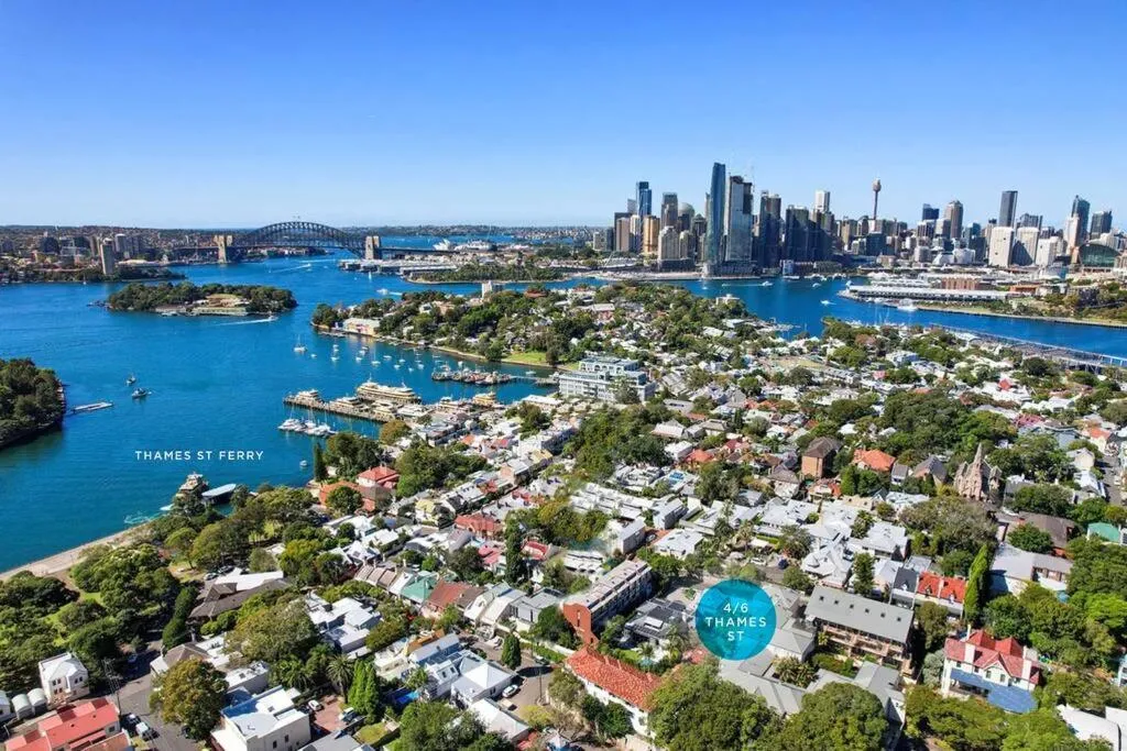 Image 5 of Balmain Designer 1 Bedroom Apartment with Parking