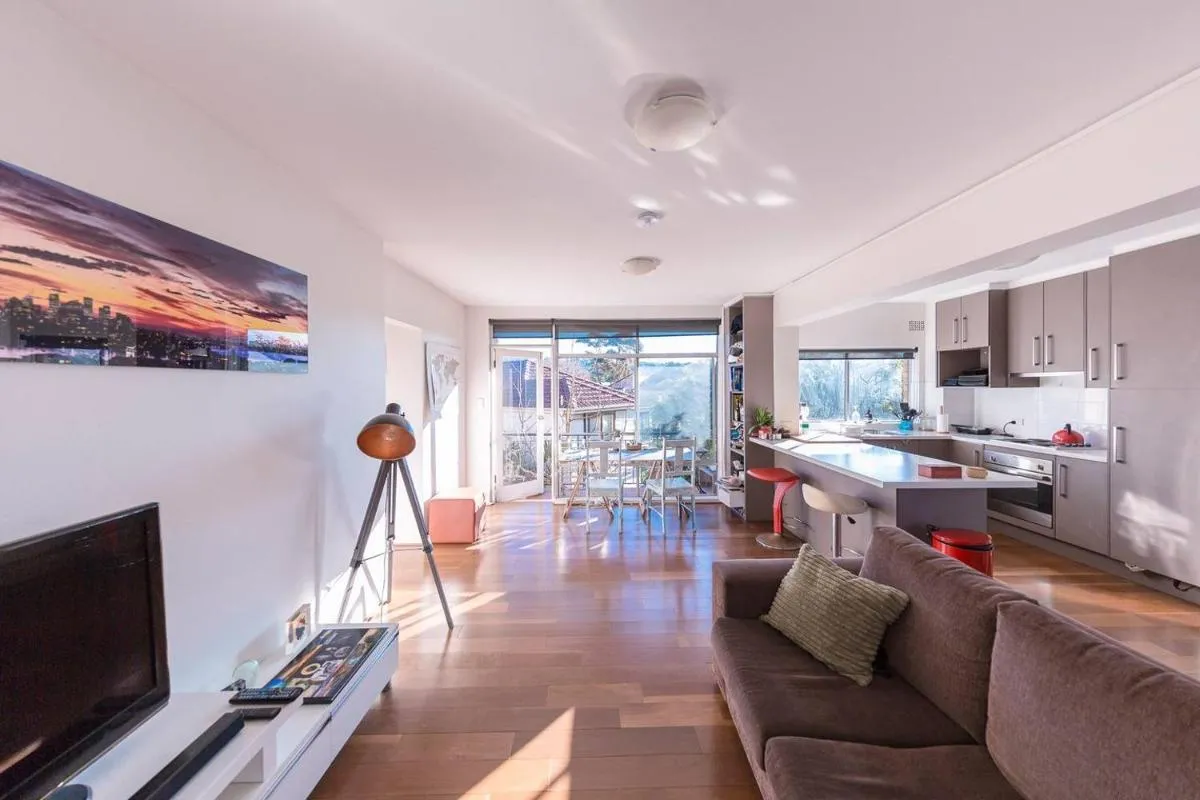 Image 3 of Beach House