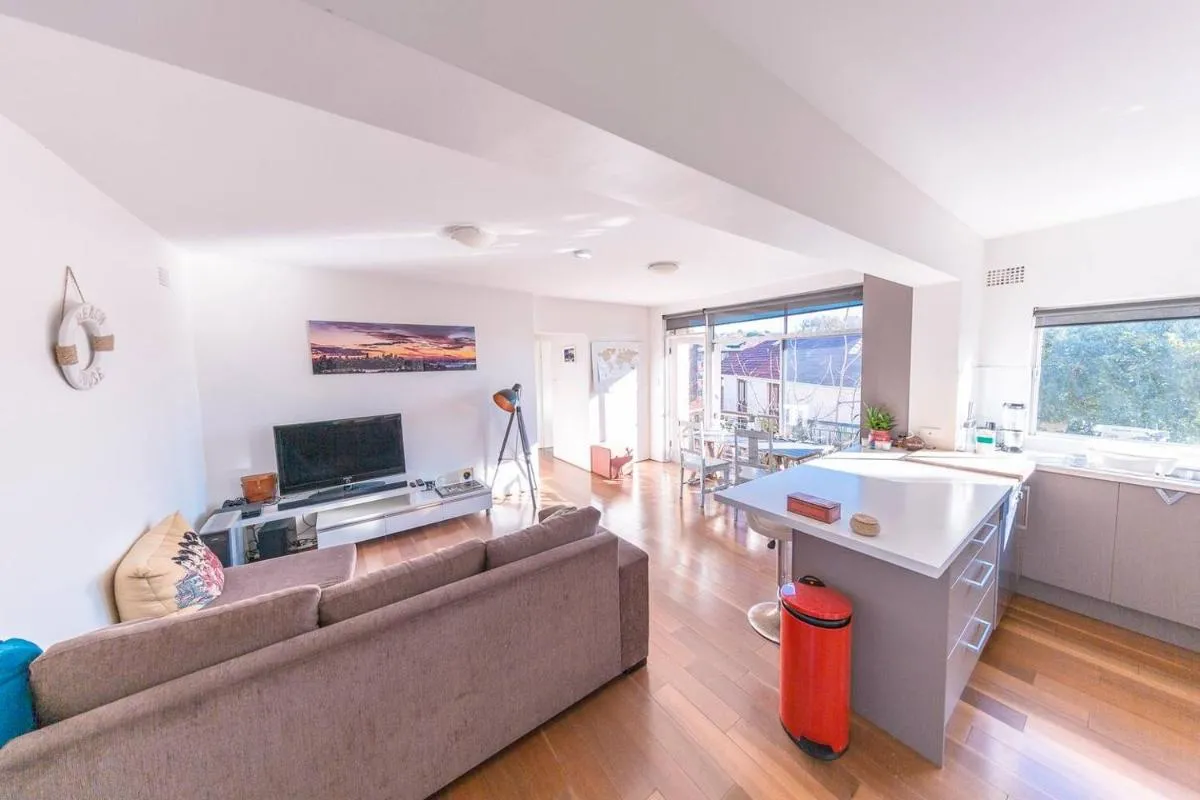 Image 4 of Beach House