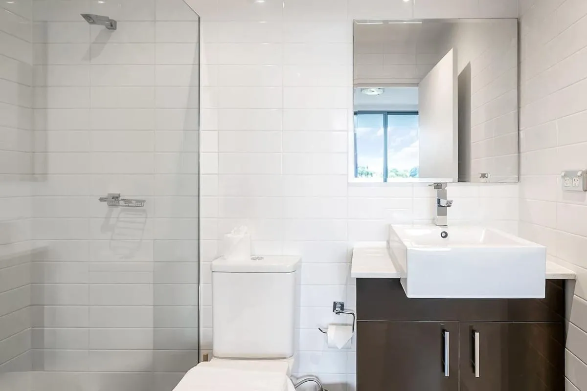 Image 2 of Berlin Muse – Stylish Comfort Meets Urban Zest