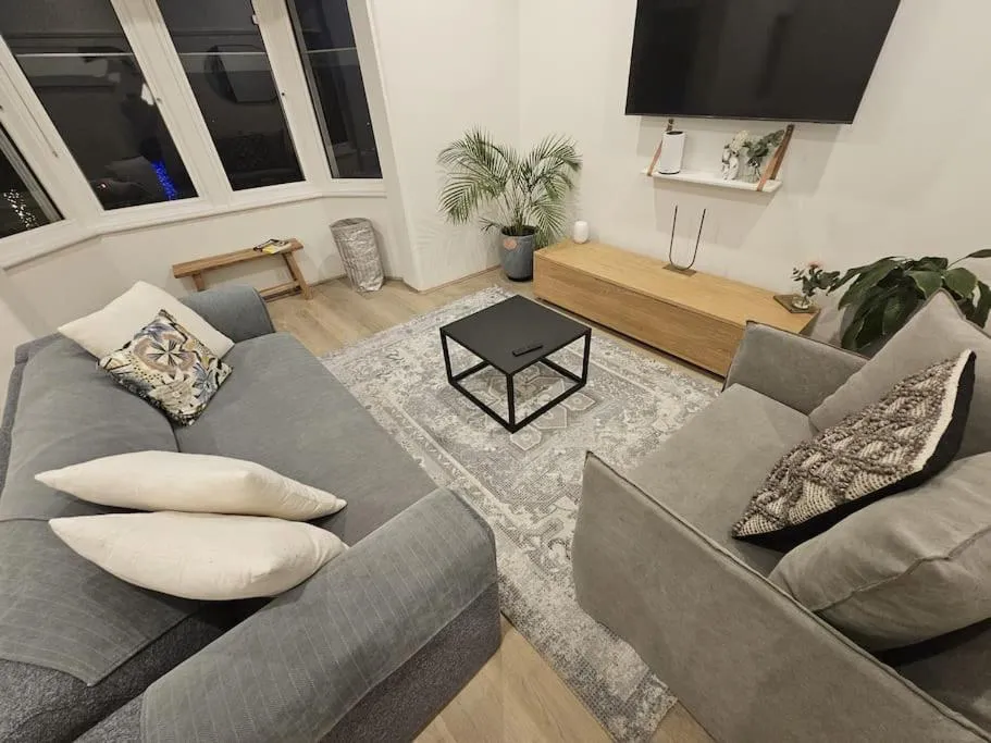 Image 1 of Bondi Beach Hazel unit 5 – Beach front with Sea view and 2 bedrooms