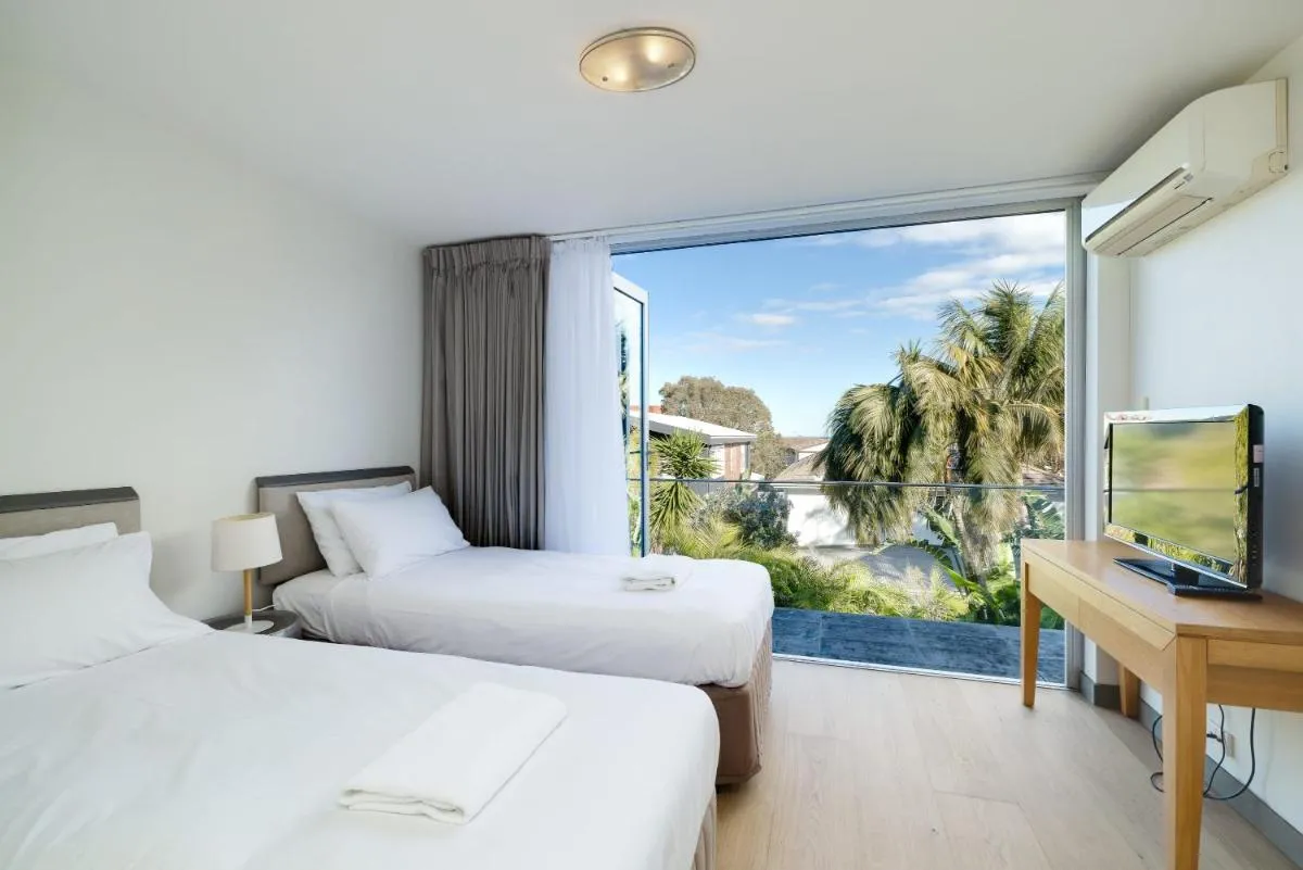 Image 1 of Bondi Holiday Home – Garden