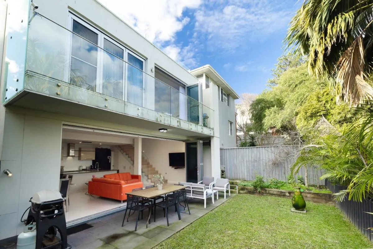 Image 5 of Bondi Holiday Home – Garden