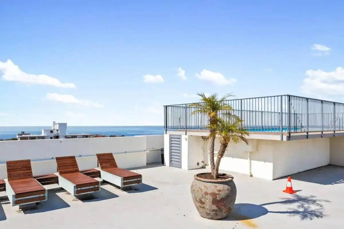 Image 6 of Bondi Studio with Rooftop Pool and Beach Views