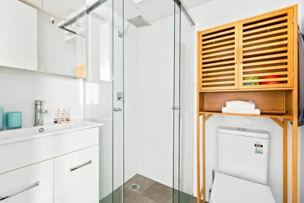 Image 2 of Bondi Studio with Rooftop Pool and Beach Views