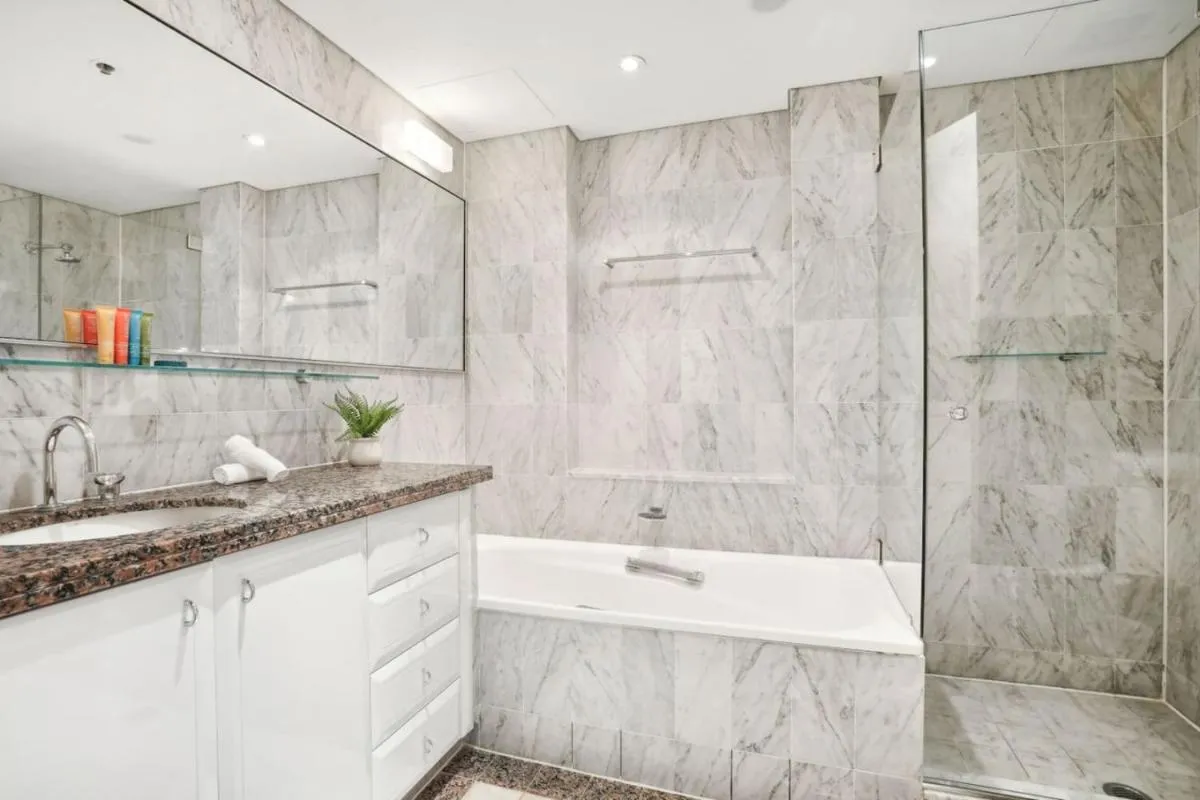 Image 2 of Breathtaking Harbour Bridge Views In Prime Locale