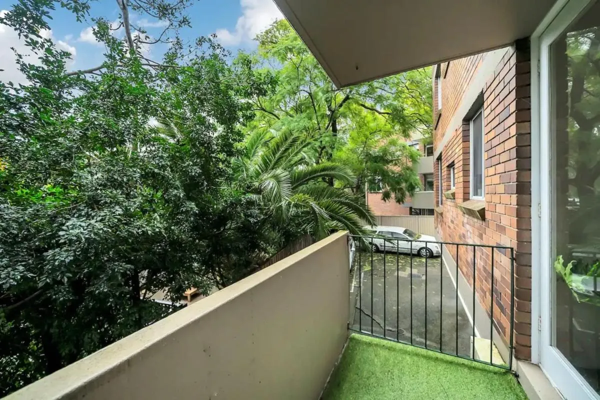 Image 1 of Bright 1 Bedroom Apartment in Lane Cove