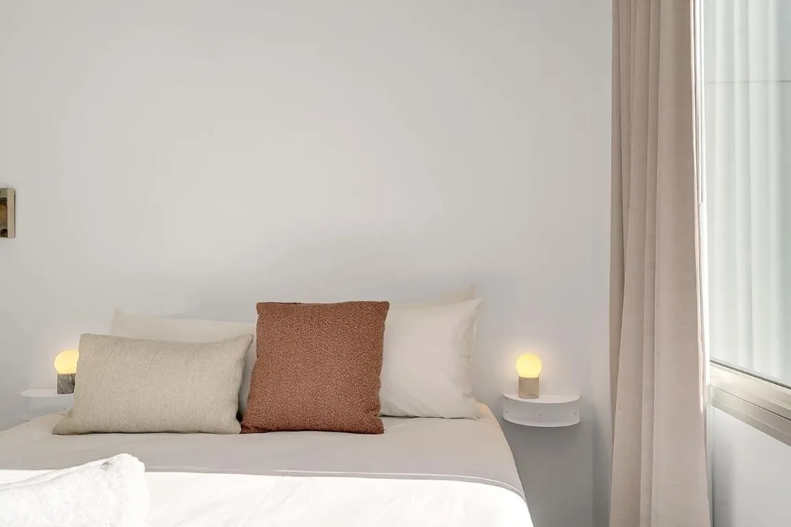 Image of Bright Charming Darlinghurst Apt w Free Parking