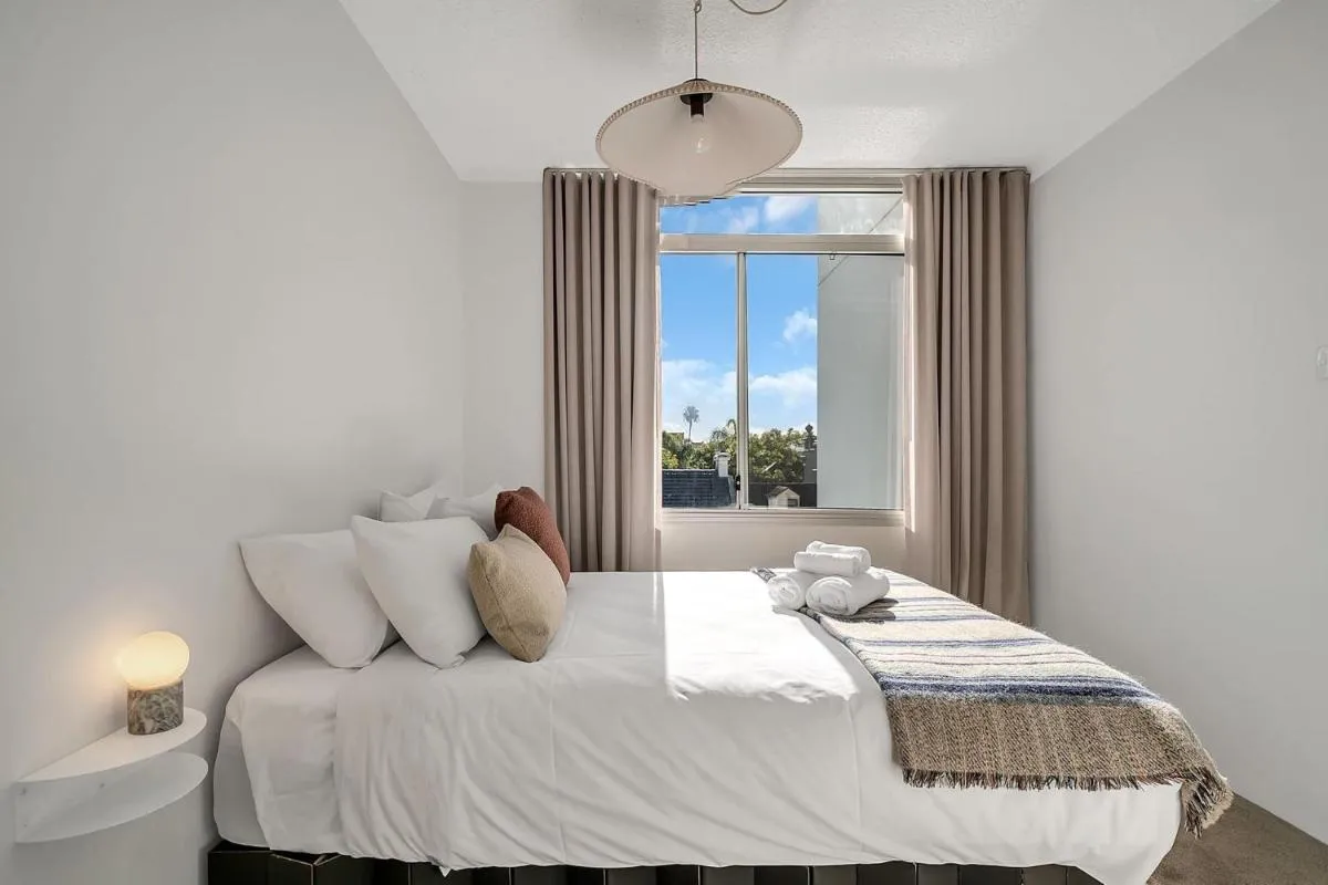 Image 6 of Bright Charming Darlinghurst Apt w Free Parking