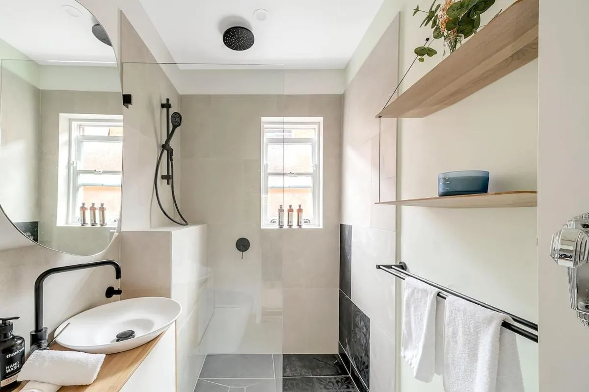 Image 2 of ‘Bronte Beauty’ Modern Heritage Style with Balcony