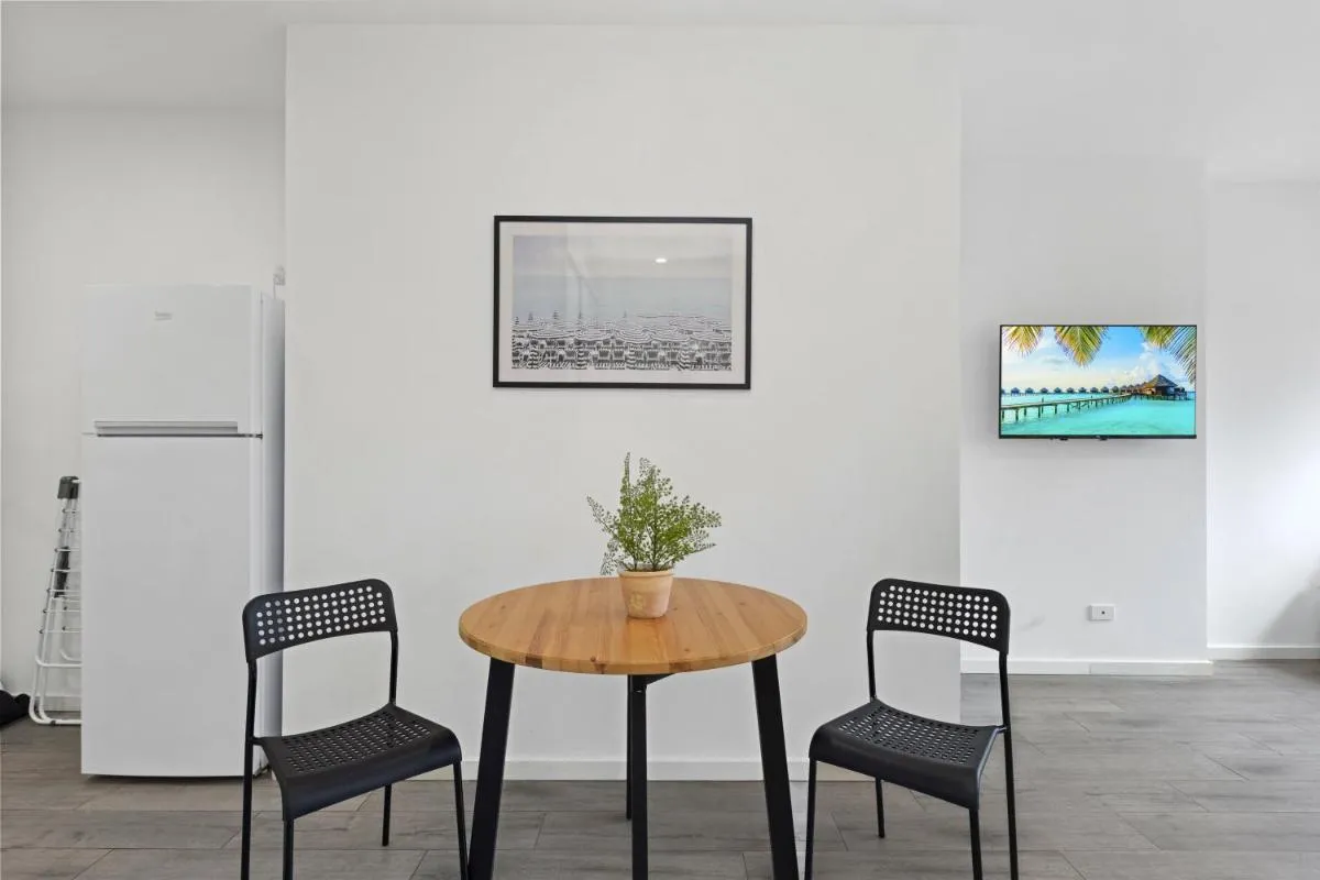 Image 4 of Burwood 1Br studio nearTrain StationShopping