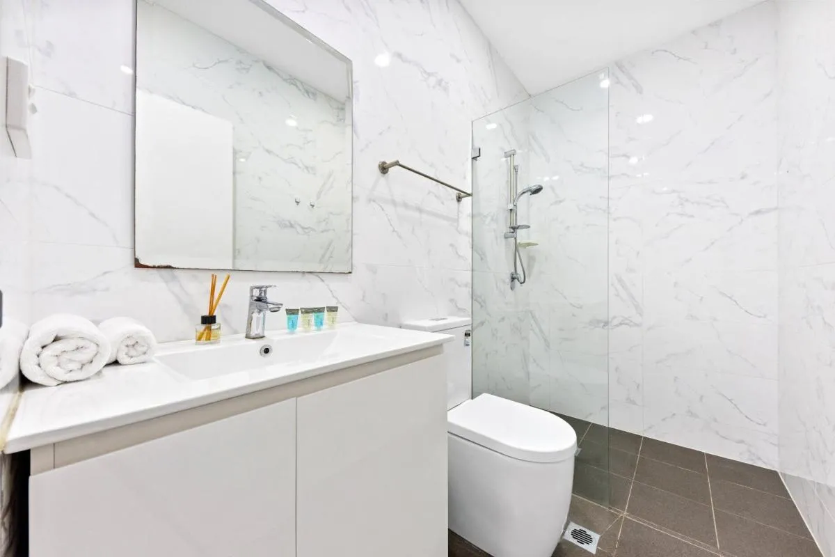 Image 2 of Burwood 1Br studio nearTrain StationShopping