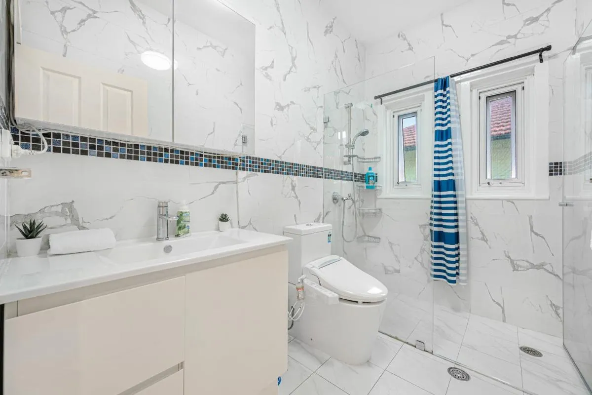 Image 2 of Burwood 3Br house close to trainshoppingparks