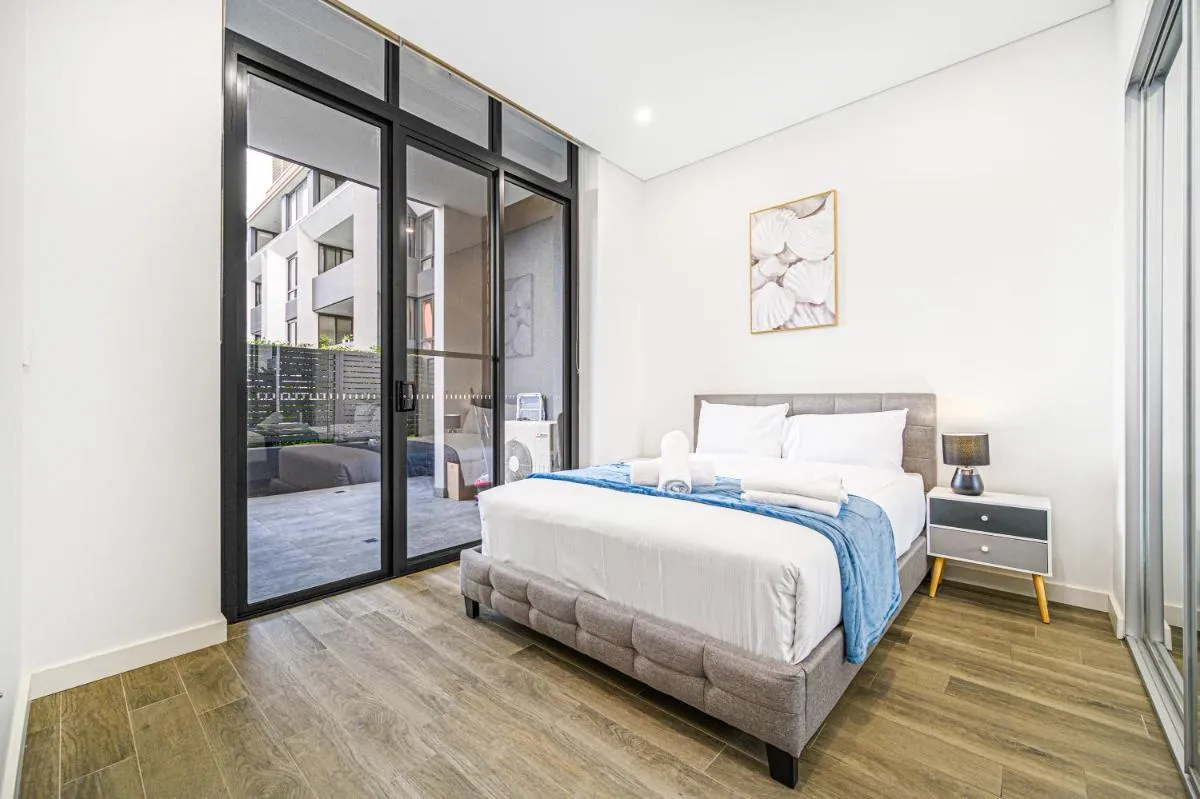 Image 6 of Burwood stunny apt with Parking Train&Shopping