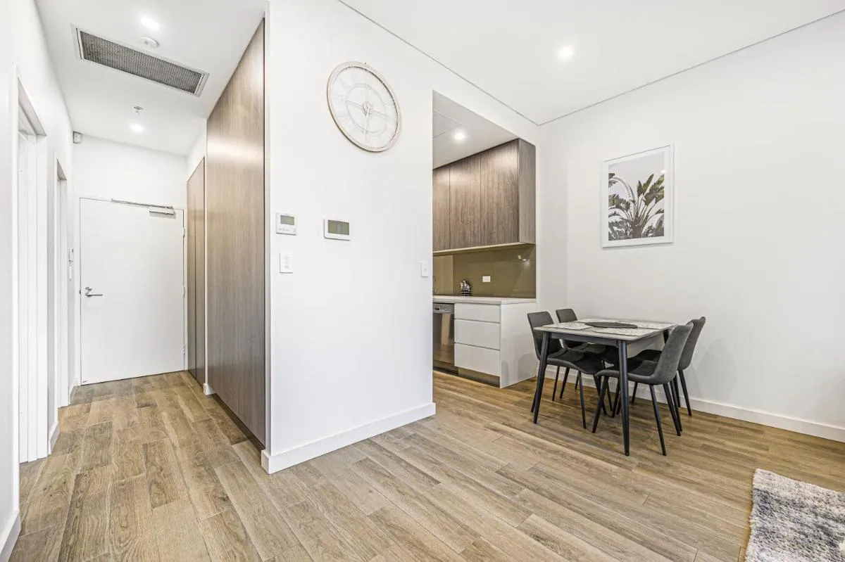 Image 3 of Burwood stunny apt with Parking Train&Shopping