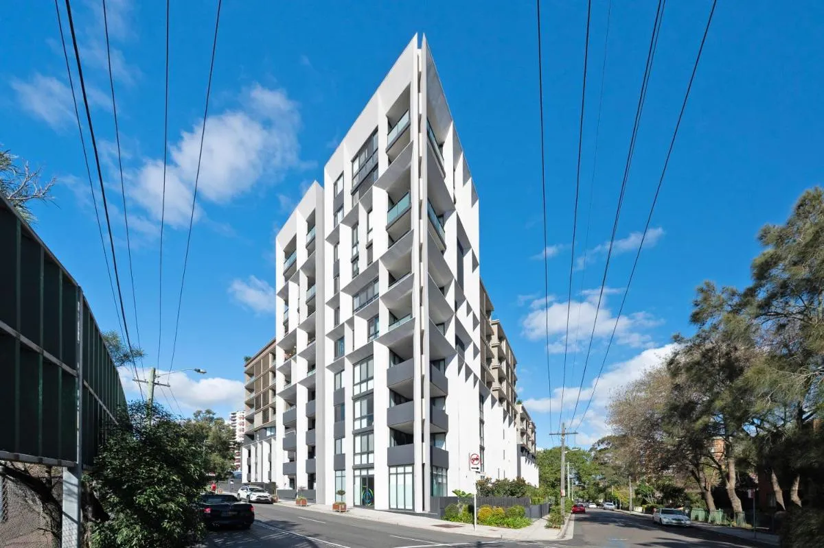 Image 5 of Burwood stunny apt with Parking Train&Shopping