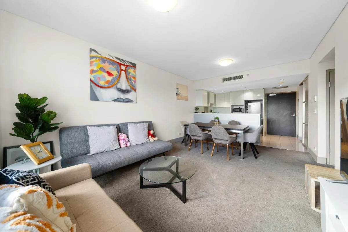 Image 4 of CBD 3Br Apt & Darling Harbour & ICC & Chinatown & Central