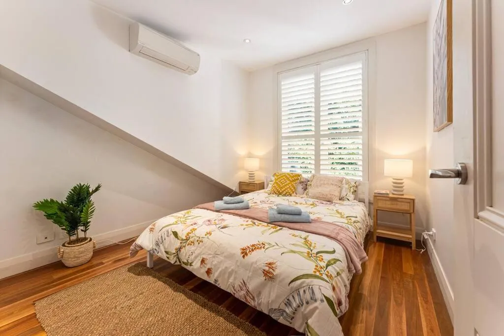 Image 1 of CBD Chic 3 bedroom Stay – Walk to Darling Harbour & Fish Market. (27)