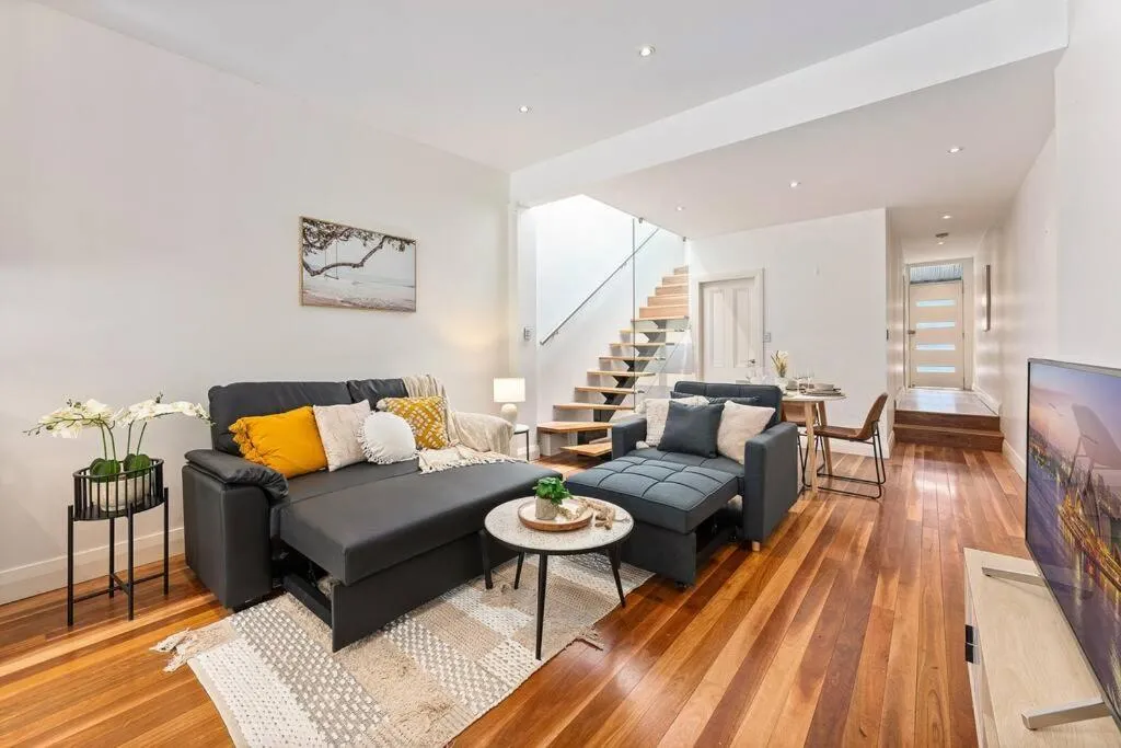 Image 4 of CBD Chic 3 bedroom Stay – Walk to Darling Harbour & Fish Market. (27)