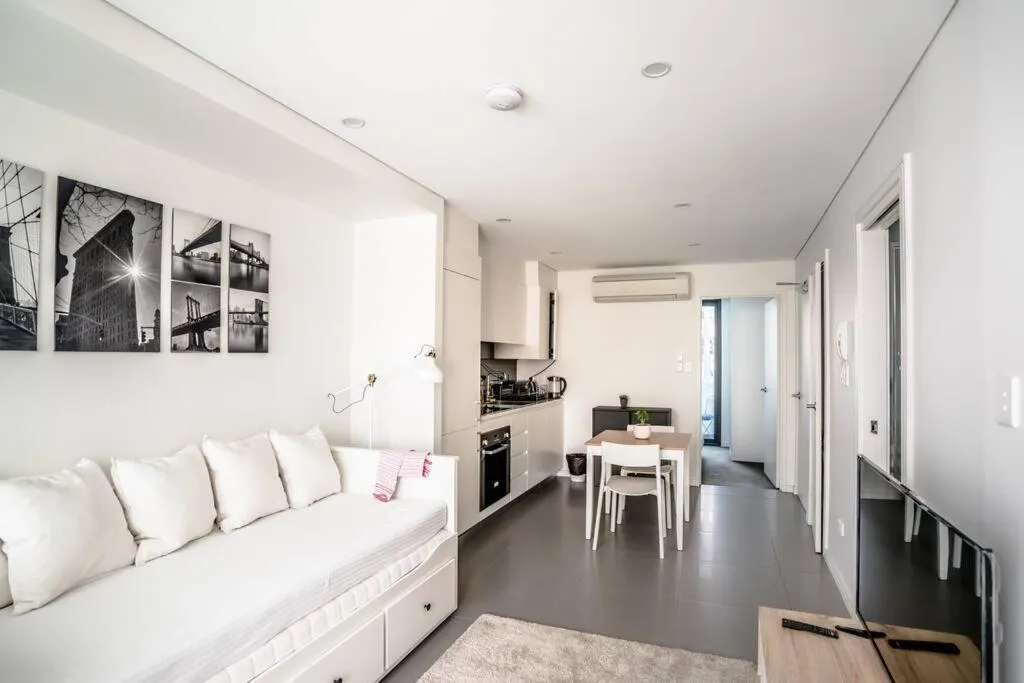 Image 2 of CBD #UnitA Grennland6 1 bedroom apt Darling Harbour