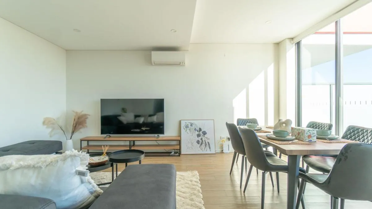 Image 4 of Central Canterbury Charm Sky View Free Parking