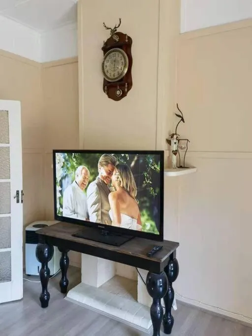 Image 5 of Charming1886