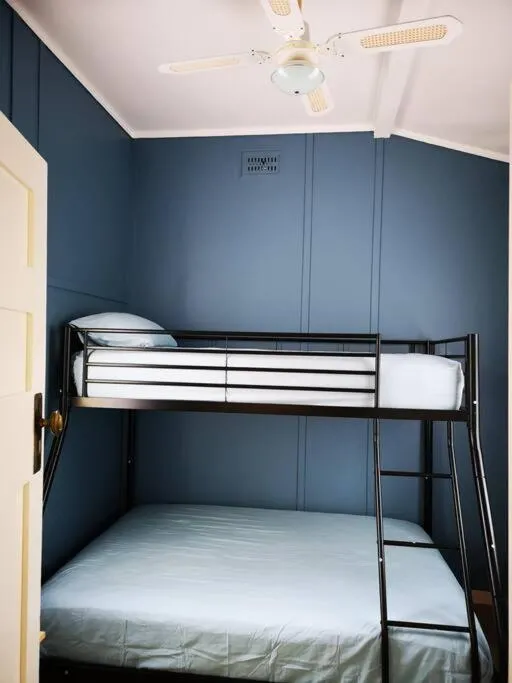 Image 3 of Charming1886