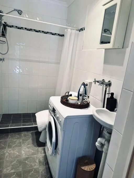 Image 3 of Charming Front Retreat