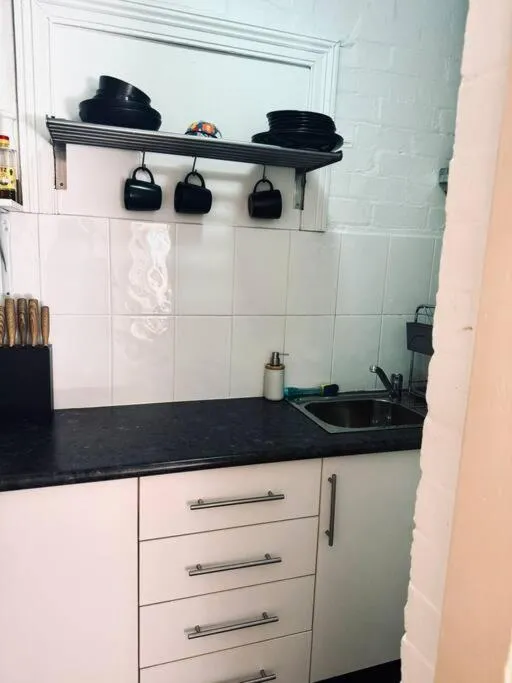 Image 4 of Charming Front Retreat