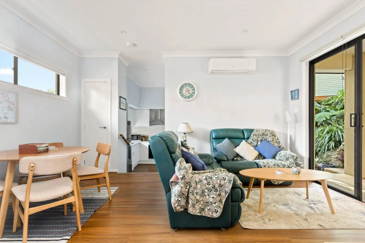 Image 2 of Chic 2-Bed Cottage Minutes from Clontarf Beach