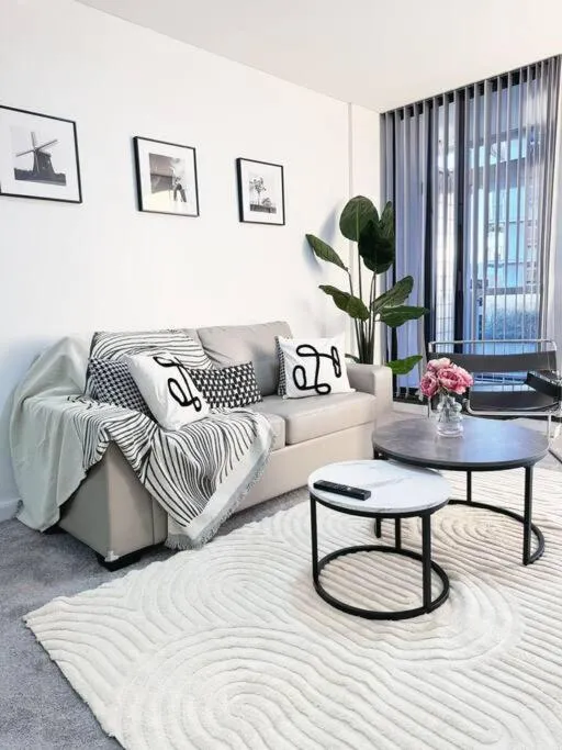 Image 3 of Chic Modern Oasis – Steps from Darling Harbour