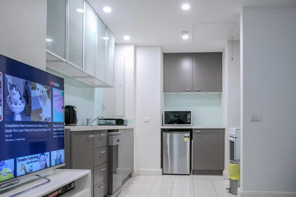 Image 4 of Chic Stay by Circular Quay and Opera House with Pool