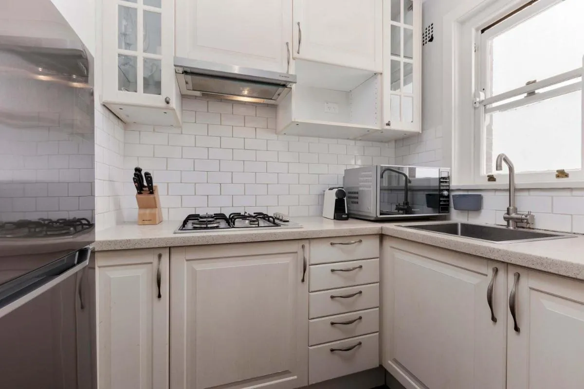 Image 1 of Chic Studio Unit in the heart of Rushcutters Bay