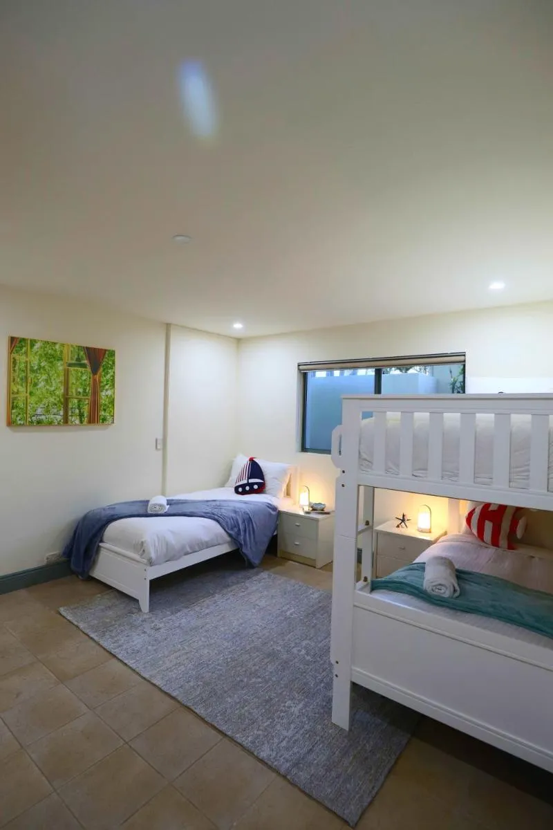 Image 5 of Chiswick Waterfront Retreat