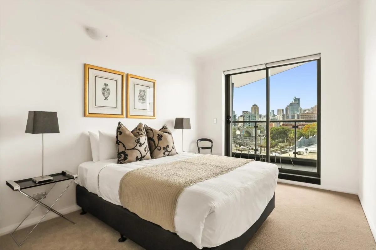 Image 1 of City 2 Bed 2 Bath Parking, Mins to Train and CBD